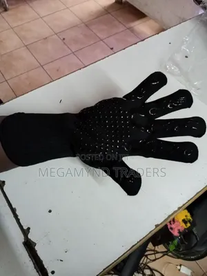 Extremely Heat Resistant BBQ & Oven Gloves