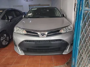 Toyota Corolla Fielder 2019 Nyeusi