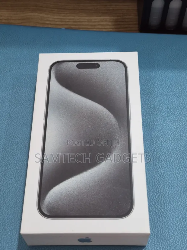 New Apple iPhone 15 Pro 256GB Black - 1