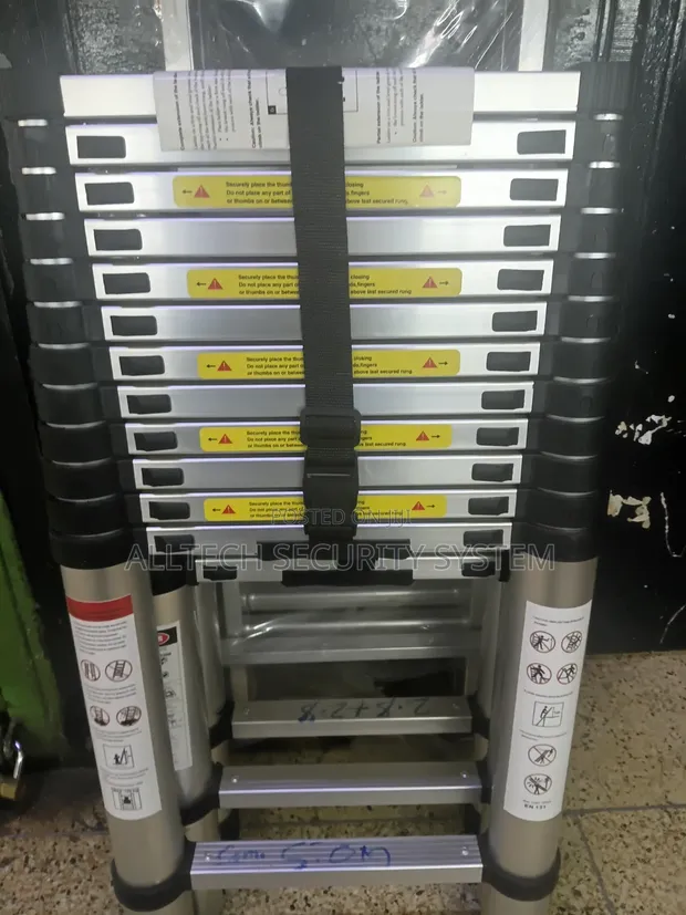 4.7m Telescopic Ladder - 1
