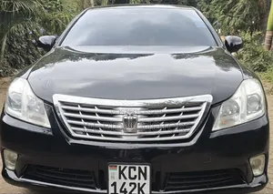 Toyota Crown Royal Saloon 2010