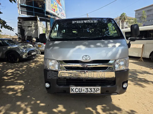 Toyota HiAce 2012 Silver - 1