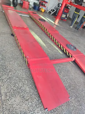Heavy-Duty 4 Ton Scissor Car Lift