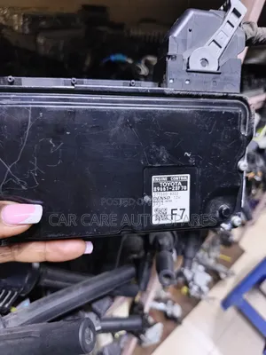 Engine Computer (ECU) ya Toyota Voxy/Noah