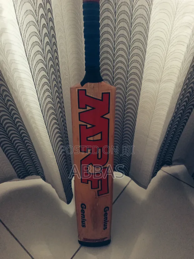 MRF Hard Ball Cricket Bat - Imetumika, Rafiki kwa Wanaoanza - 1