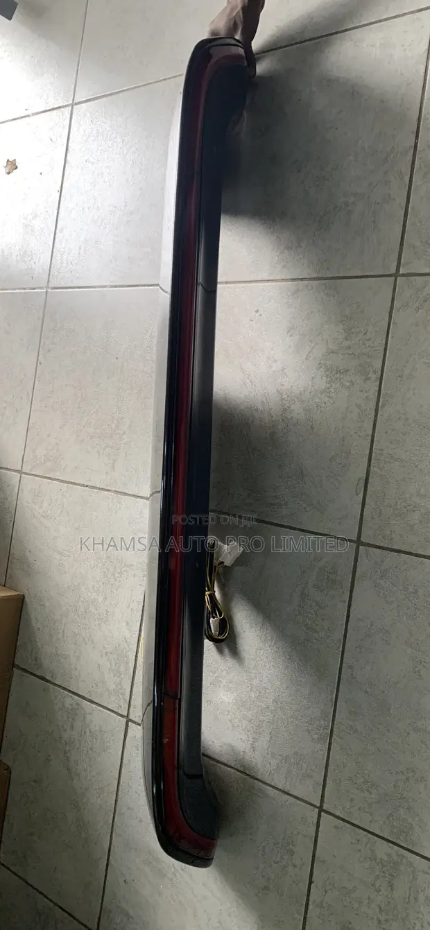 Toyota Land Cruiser 200 Series V8 Spoiler with LED - 1