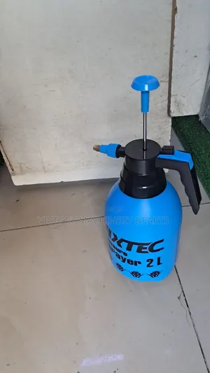 FIXTEC 2L Pressure Sprayer