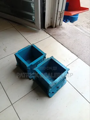 Cast Iron Concrete Test Cube Moulds (15cm)