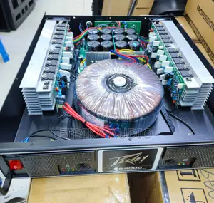 Original Peavey CS 4000 Power Amplifier