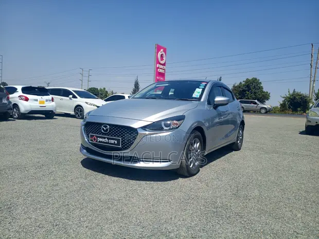 Mazda 2 2020 Nyeupe - 1