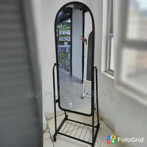 Kioo Kikubwa cha Kusimama Nyeupe chenye Uhifadhi wa Viatu