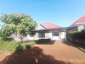 3-Bedroom Bungalow with DSQ in Murram Centre, Kenyatta Road / Theta