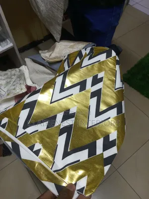 Pillow za Mapambo - Mpya Kabisa