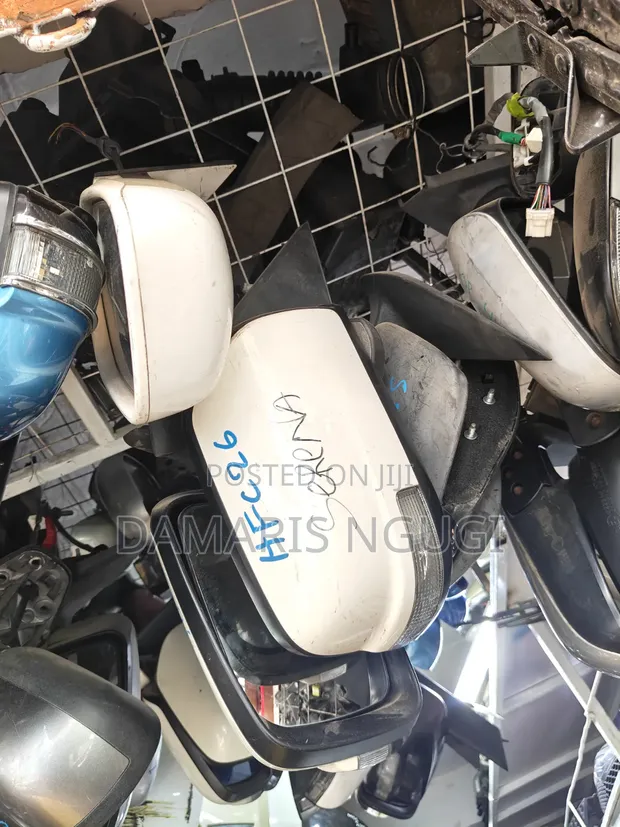 Nissan Serena Sidemirror (2008-2010) - 1