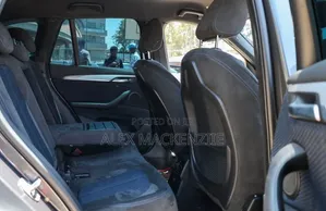 BMW X1 xDrive28i AWD 2016 Kijivu