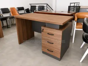 Executive Office Desk yenye Droo 3