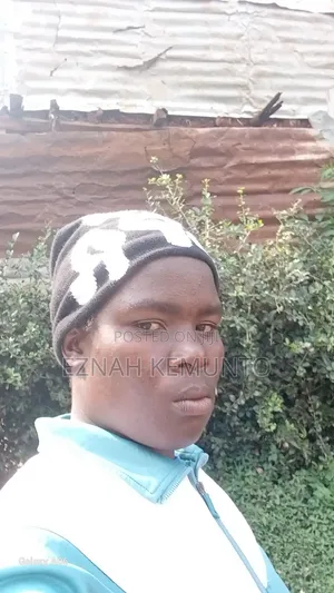 Ezna Kemunto - Mtaalamu wa Huduma kwa Wateja