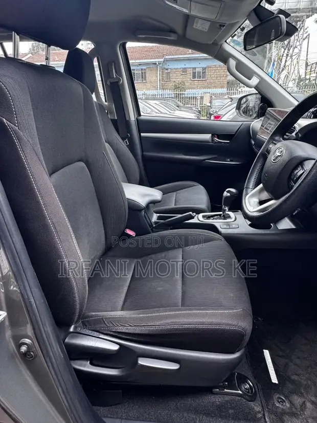 Toyota Hilux 2.4 Diesel 2020 Brown - 1