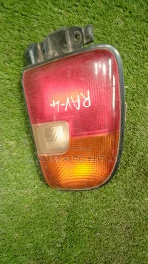 Toyota RAV4 SX10 Taillight (Used)