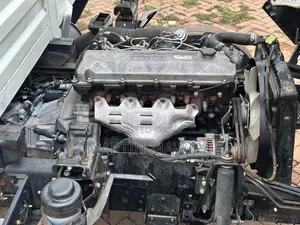 Isuzu NPR Closed Body Truck - 2019
