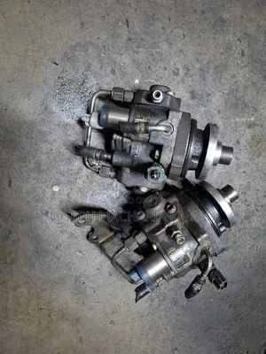 Pampu ya Mafuta na Nozzles za Nissan N350 (Zilizotumika)