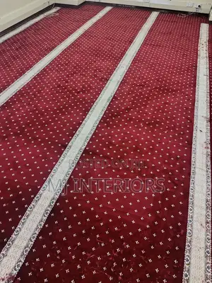Carpeti Nyekundu ya Ukutani - Lainishi, Maridadi, Yenye Kudumu