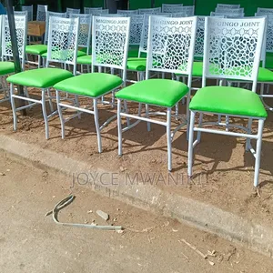 Viti vya Mkahawa Fremu Nyeupe Powder Coated Na Kiti Kijani Chenye Pedi