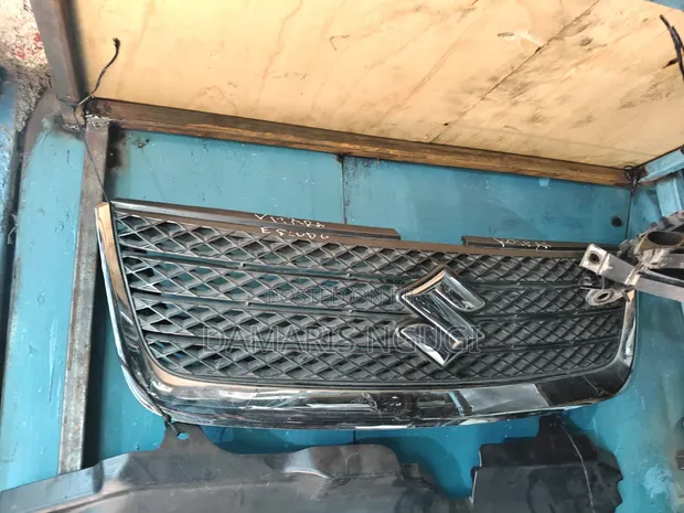 Suzuki Escudo Grill 2005-2008 - 1