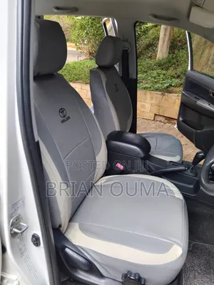 Toyota Hilux Custom Seat Covers - Mambo ya Ndani ya Premium