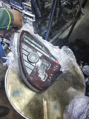 Isis Hazard Switch ya Toyota (Iliyotumika)