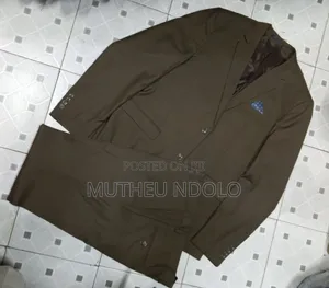 Suti za Ubora wa Thrifting - Saizi Zote