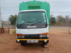 Isuzu NHR Rigid Truck - 2004