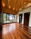 Uwekaji Sakafu ya Mbao ya Mahogany - 2