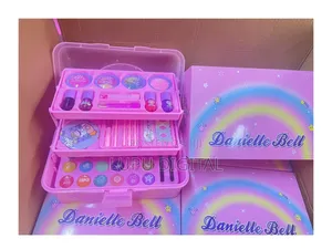 Danielle Bell Makeup Kit