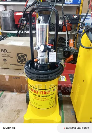K-Max Lubricator ya Grease ya Hewa 12L