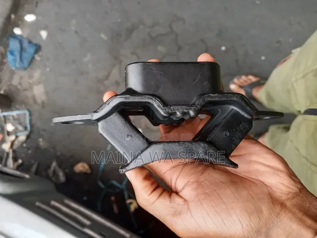 Nissan Note/March Gear Mounting - Brand New - 1