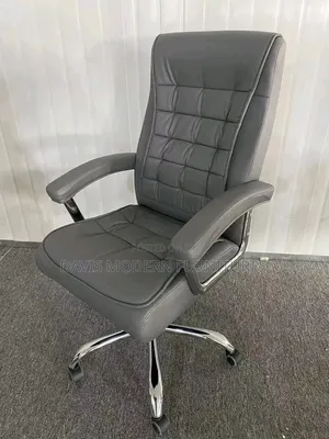 Kiti cha Ofisi cha Mtendaji cha Mgongo Mrefu - Kijivu Faux Leather