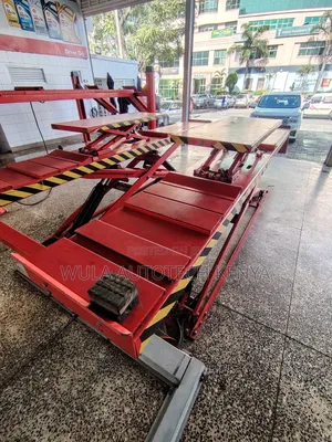 Mashine ya Big Scissor Car Lift ya Heavy Duty Tani 4