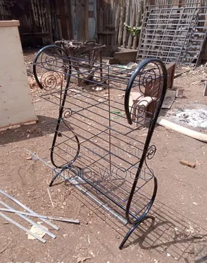 Kiatu cha Chuma cha Spiral Kilichotengenezwa Kwa Mkono