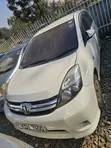 Toyota Isis 2017 Nyeupe - 4