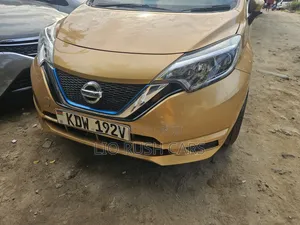 Nissan Note 2018 Dhahabu