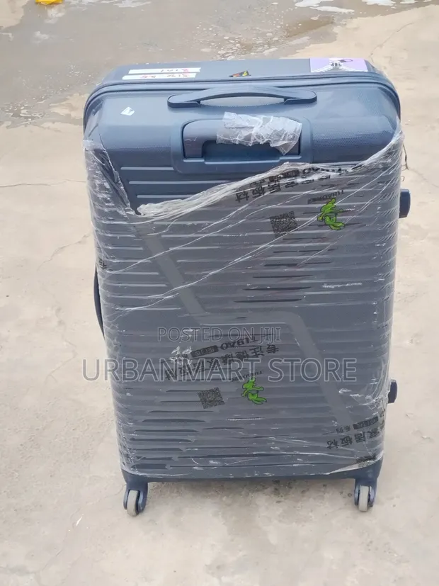 Large 81cm Rubber Travel Suitcase - 360° Spinner Wheels - 1