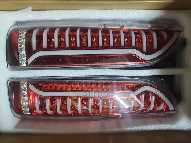 Toyota Hiace Box 7L Tail Lamp | Aftermarket Rear Light - 1