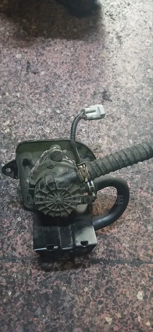 Toyota Prado 150 Vacuum Pump - Used