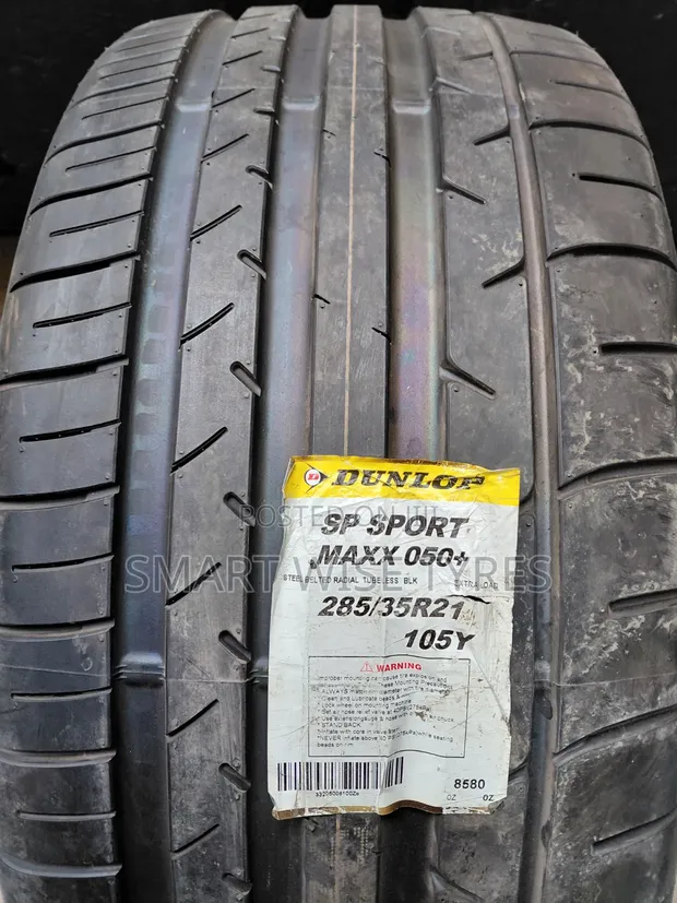 285/35R21 Dunlop Tire - 1
