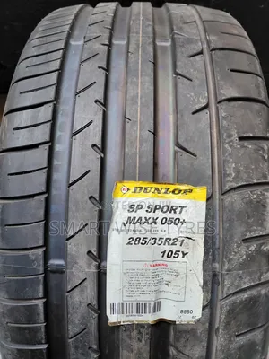 285/35R21 Dunlop Tire