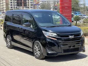 Toyota Noah 2019 Nyeusi