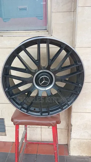 Magurudumu ya S-Class 22" ya Mercedes-Benz