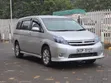 Toyota Isis 2010 Silver - 2