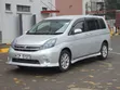 Toyota Isis 2010 Silver - 3